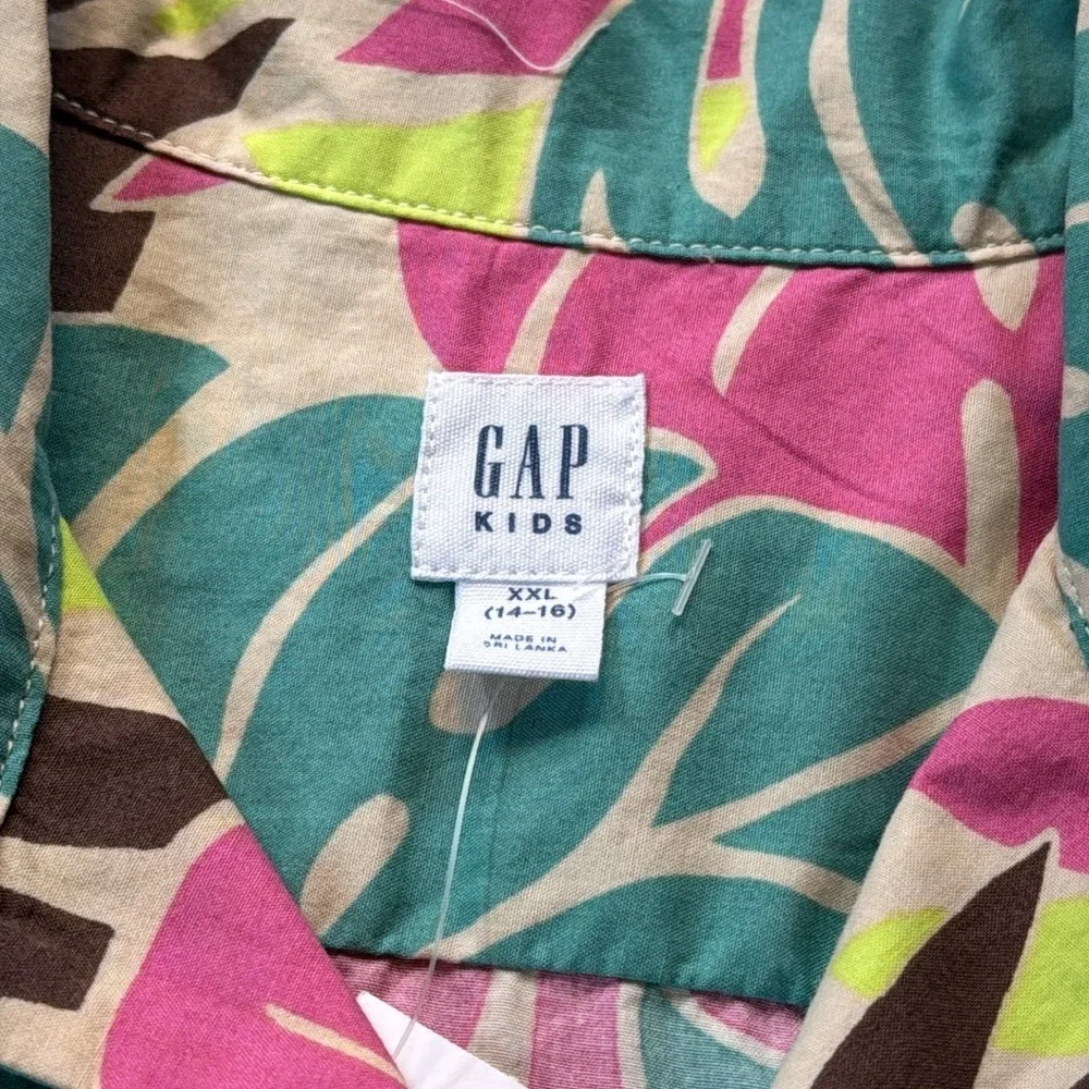 NWT Gap Poplin Button-Down Shirt for Boys size XXL ( 14-16)